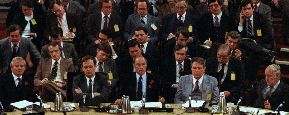 Prime Minister Pierre Trudeau (C) accompanied by Allan MacEachen (R) Rene Levesque , (FR), Jean Chretien, (L), and Bill Davis, (FL) at the Constitutional conference Nov. 5,  1981. Ron Poling/CP Photo.