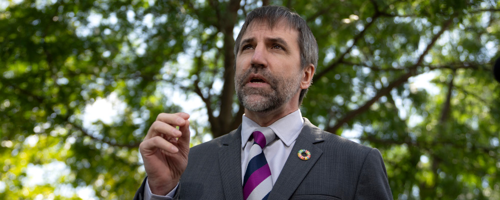 Minister of Environment and Climate Change Steven Guilbeault speaks with media outside the United Nations, in New York, Wednesday, Sept. 20, 2023. Adrian Wyld/The Canadian Press. 
