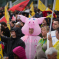 Canada’s wealth gap widens as lowest paid Canadians’ income grows from government assistance